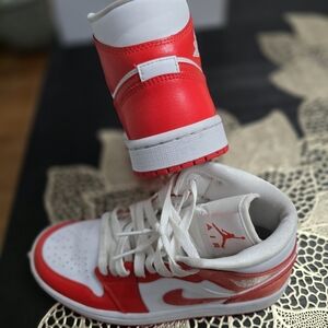 Nike Women's Red and White Sneakers